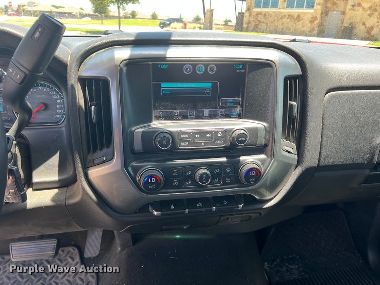 image for item DI8740 2015  Chevrolet Silverado 1500  Crew Cab pickup truck