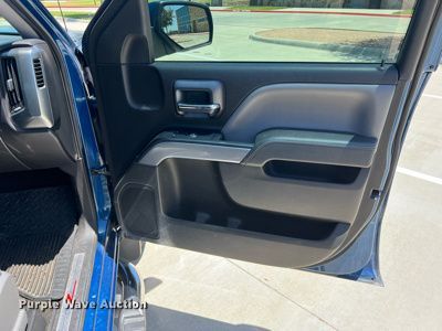 image for item DI8740 2015  Chevrolet Silverado 1500  Crew Cab pickup truck