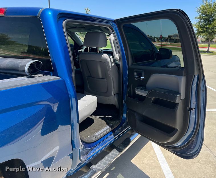 image for item DI8740 2015  Chevrolet Silverado 1500  Crew Cab pickup truck