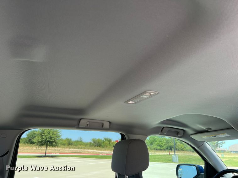 image for item DI8740 2015  Chevrolet Silverado 1500  Crew Cab pickup truck