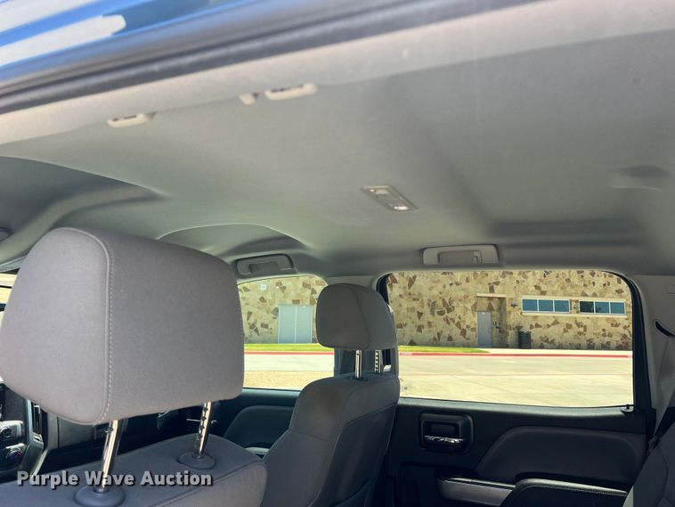 image for item DI8740 2015  Chevrolet Silverado 1500  Crew Cab pickup truck