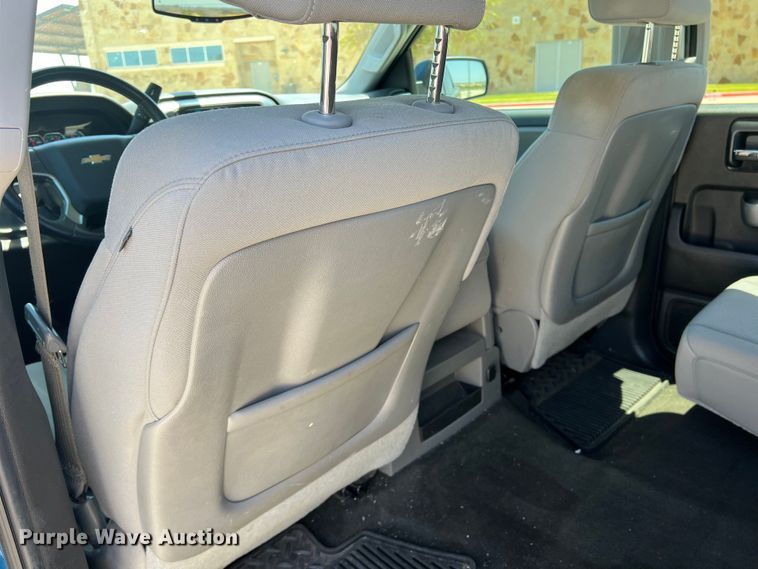 image for item DI8740 2015  Chevrolet Silverado 1500  Crew Cab pickup truck