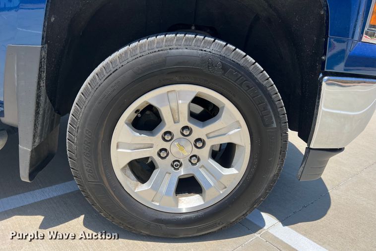 image for item DI8740 2015  Chevrolet Silverado 1500  Crew Cab pickup truck