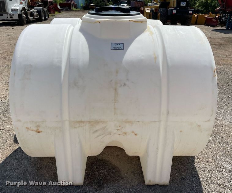 image for item DL3898 (2) 525 gallon poly tanks