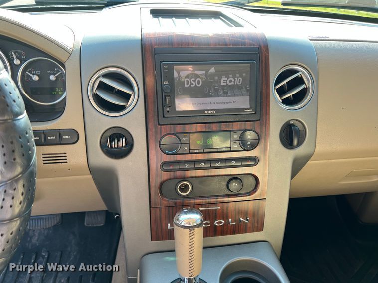 image for item DN3090 2006 Lincoln Mark LT  Crew Cab pickup truck