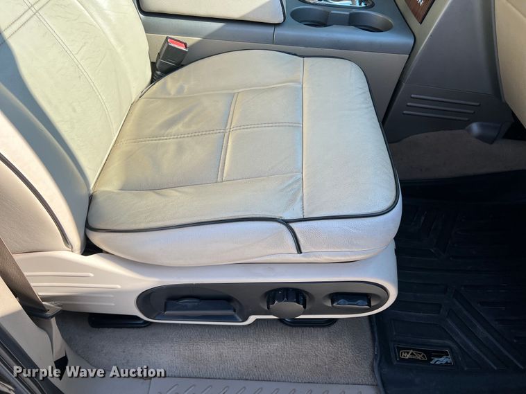 image for item DN3090 2006 Lincoln Mark LT  Crew Cab pickup truck