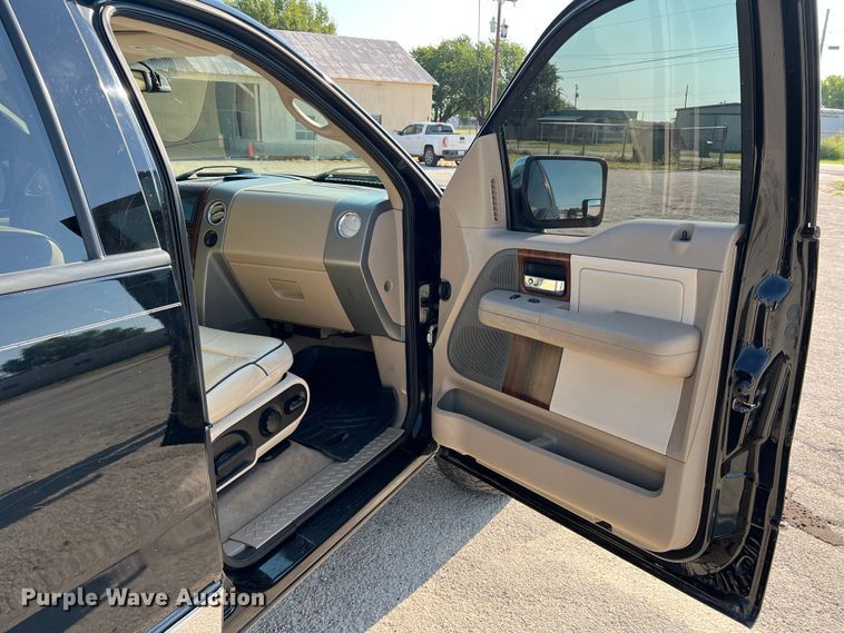 image for item DN3090 2006 Lincoln Mark LT  Crew Cab pickup truck