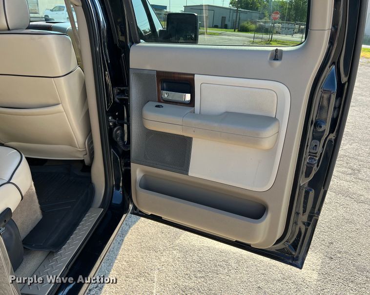 image for item DN3090 2006 Lincoln Mark LT  Crew Cab pickup truck