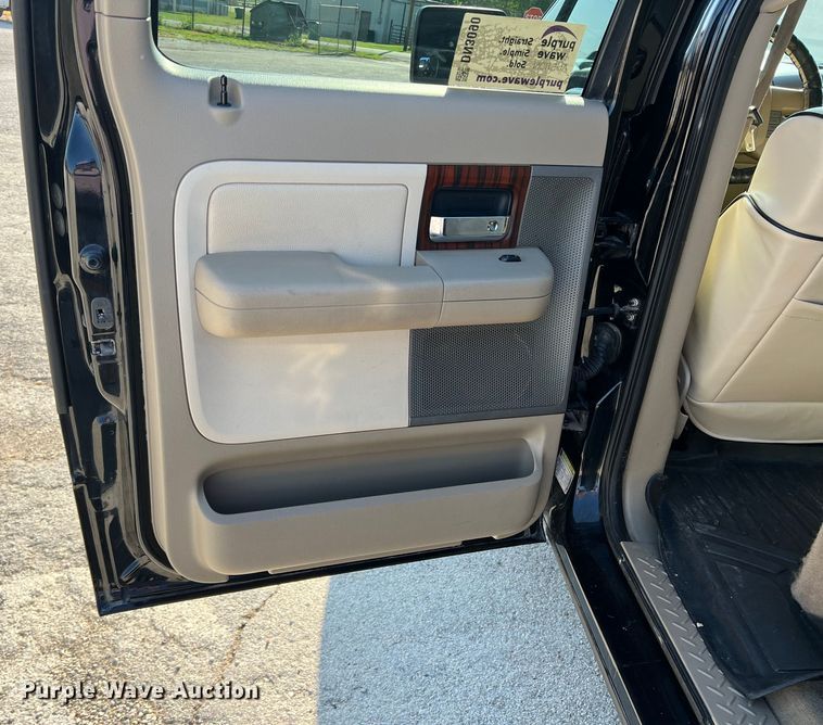 image for item DN3090 2006 Lincoln Mark LT  Crew Cab pickup truck