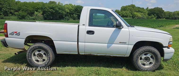 image for item DN8531 2000 Chevrolet Silverado 1500  pickup truck