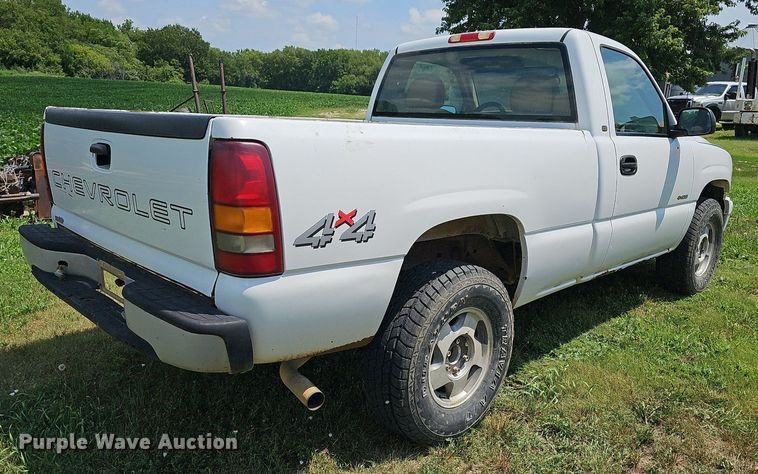 image for item DN8531 2000 Chevrolet Silverado 1500  pickup truck