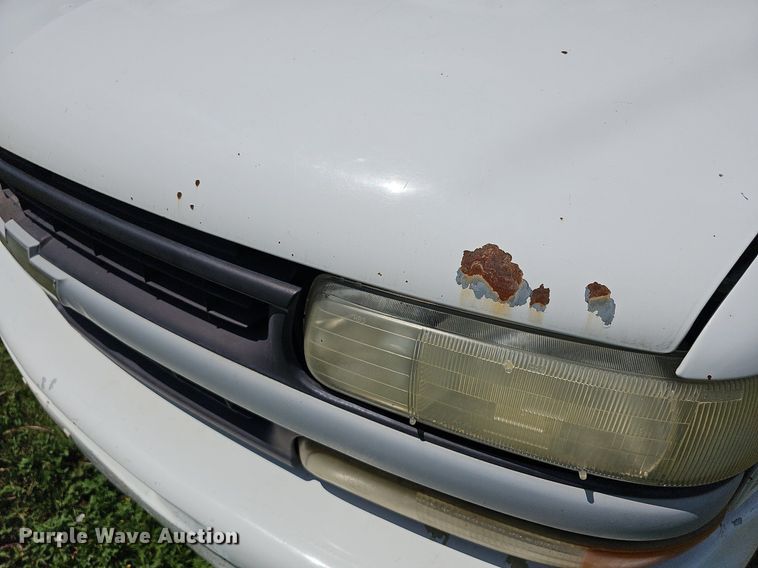 image for item DN8531 2000 Chevrolet Silverado 1500  pickup truck