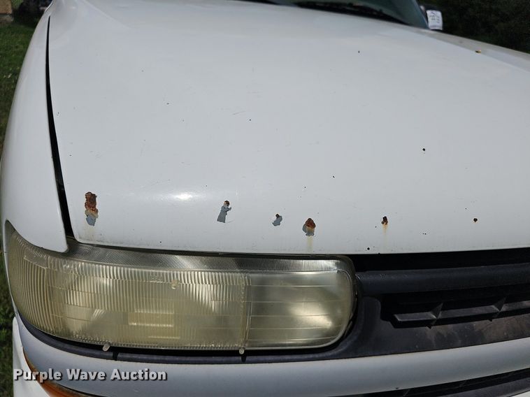 image for item DN8531 2000 Chevrolet Silverado 1500  pickup truck