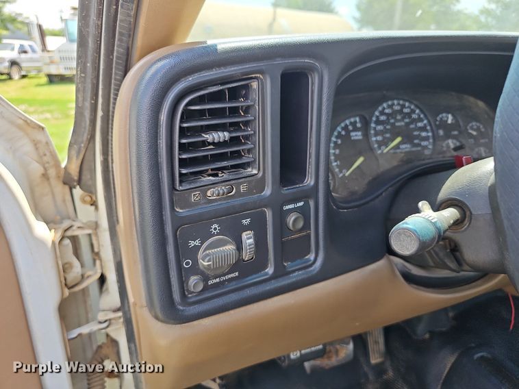 image for item DN8531 2000 Chevrolet Silverado 1500  pickup truck