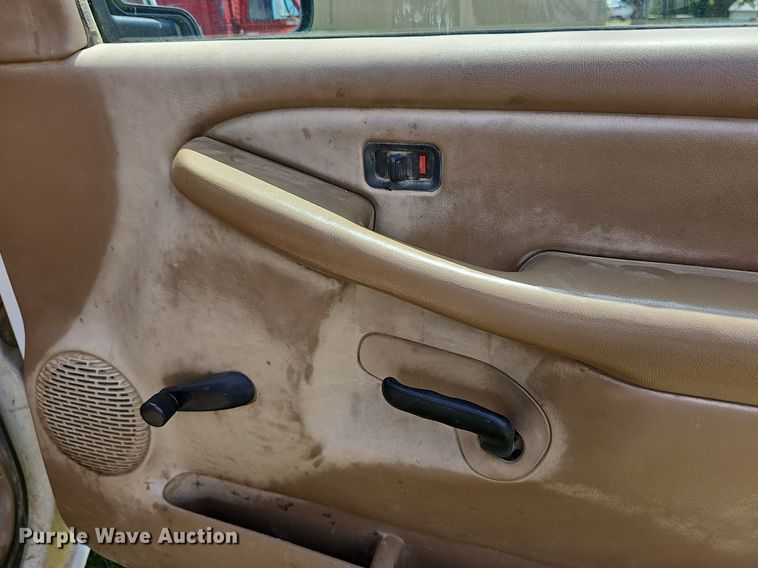 image for item DN8531 2000 Chevrolet Silverado 1500  pickup truck