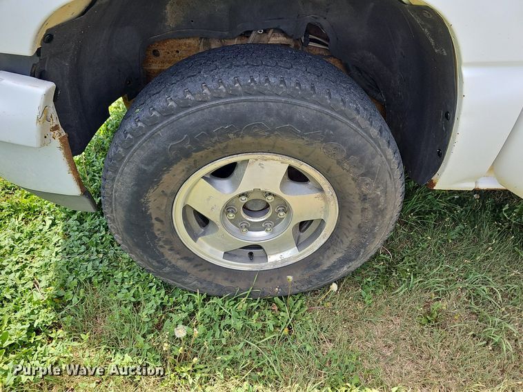 image for item DN8531 2000 Chevrolet Silverado 1500  pickup truck