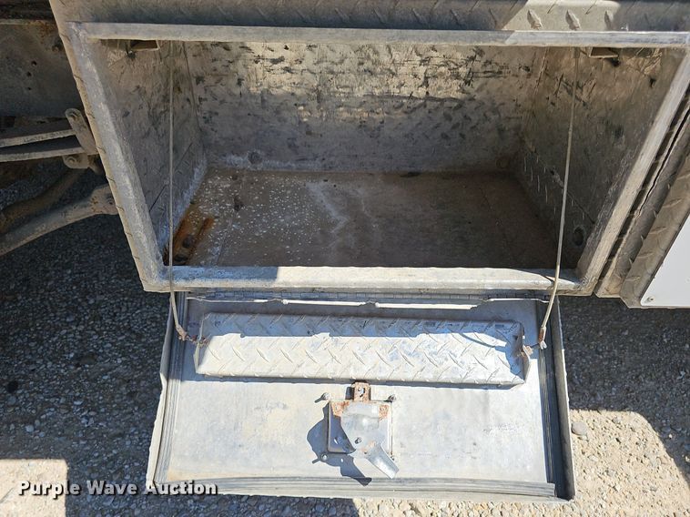 image for item DN8572 2009 GMC C5500  dump truck