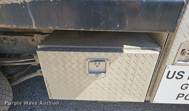 image for item DN8572 2009 GMC C5500  dump truck