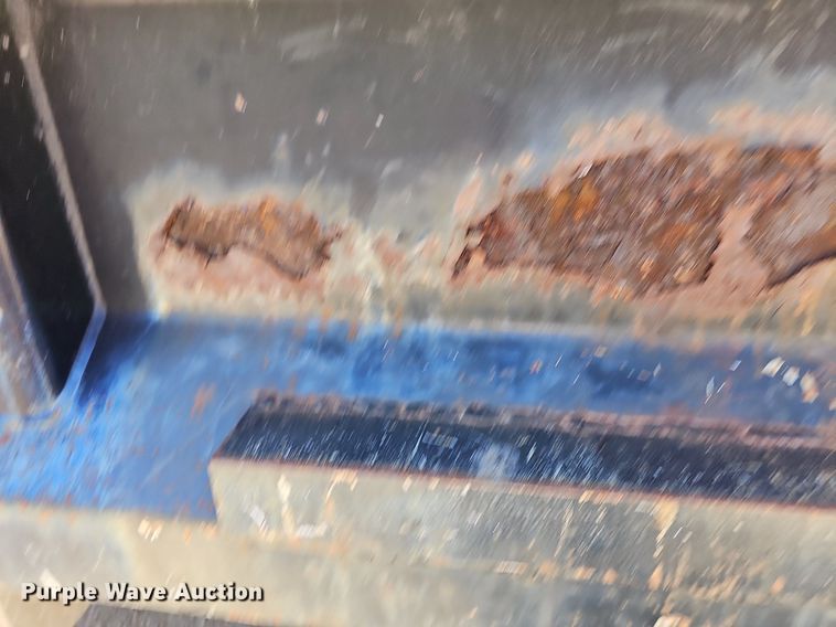 image for item DN8572 2009 GMC C5500  dump truck