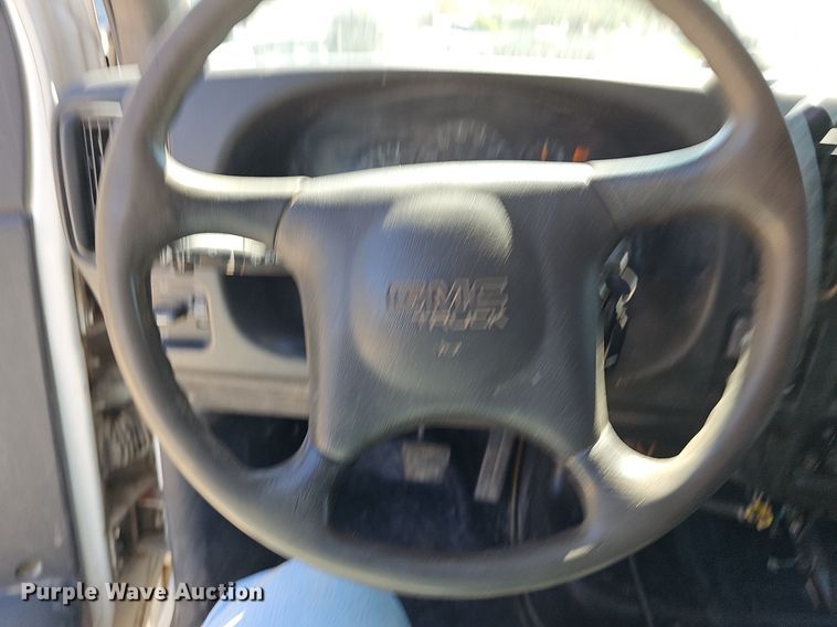 image for item DN8572 2009 GMC C5500  dump truck