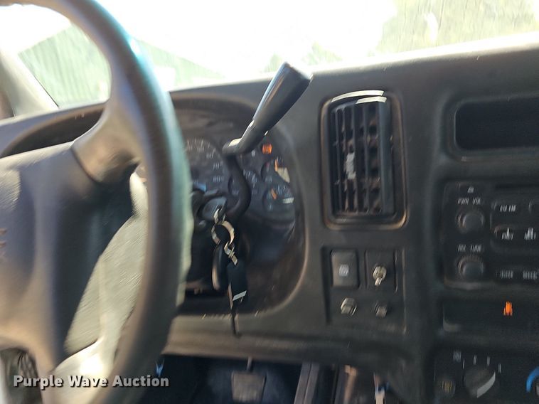 image for item DN8572 2009 GMC C5500  dump truck