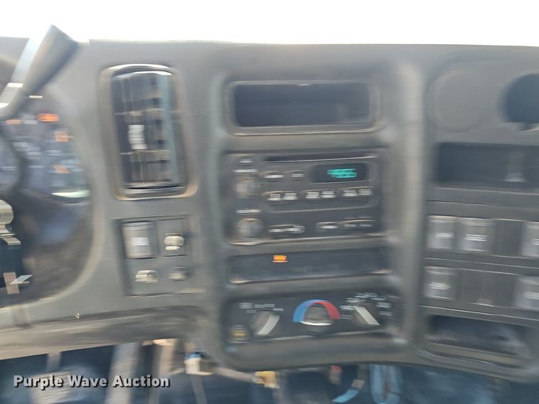 image for item DN8572 2009 GMC C5500  dump truck