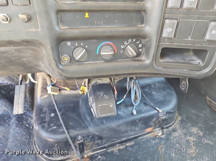 image for item DN8572 2009 GMC C5500  dump truck