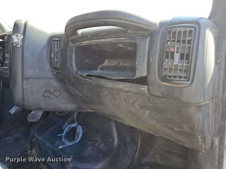 image for item DN8572 2009 GMC C5500  dump truck