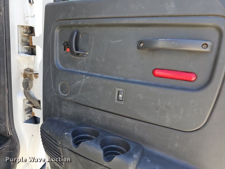 image for item DN8572 2009 GMC C5500  dump truck