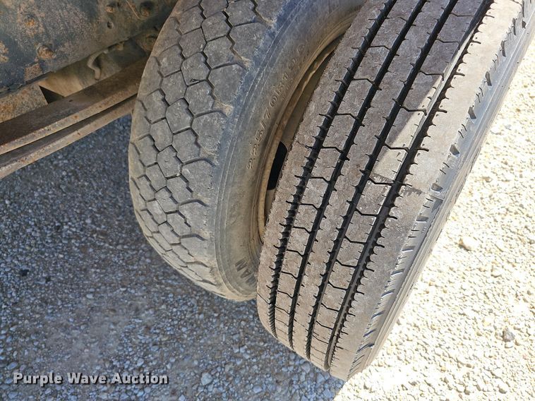 image for item DN8572 2009 GMC C5500  dump truck