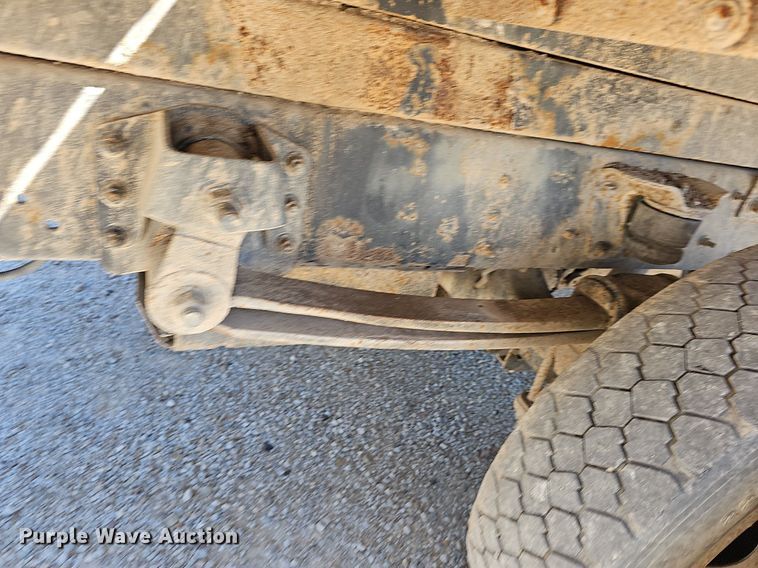 image for item DN8572 2009 GMC C5500  dump truck