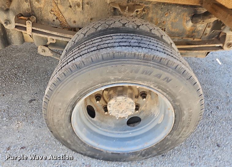 image for item DN8572 2009 GMC C5500  dump truck