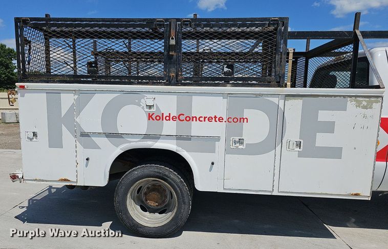 image for item DN8574 2013 Ford F450 Super Duty  utility / service truck