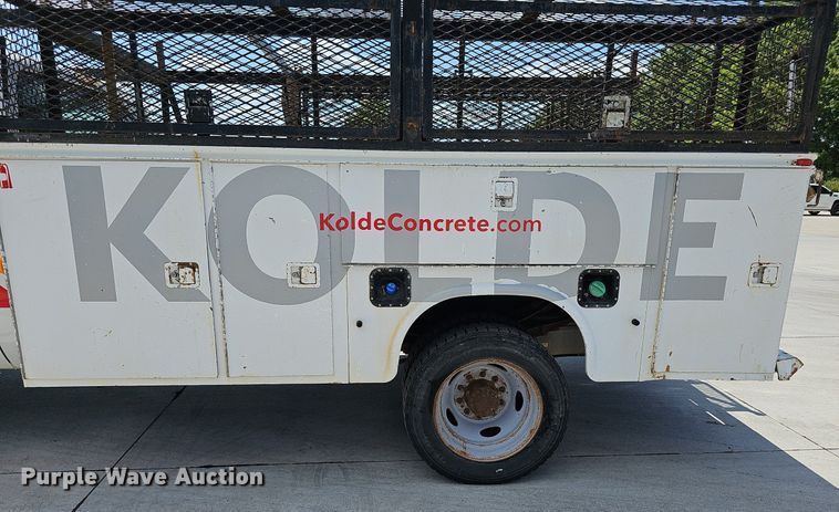 image for item DN8574 2013 Ford F450 Super Duty  utility / service truck