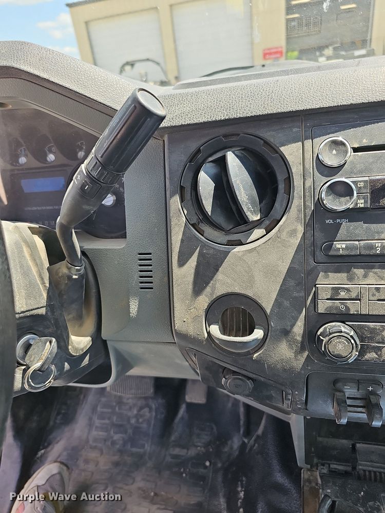 image for item DN8574 2013 Ford F450 Super Duty  utility / service truck