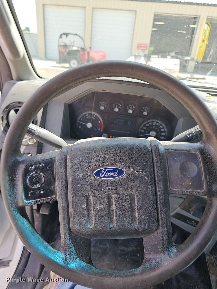 image for item DN8574 2013 Ford F450 Super Duty  utility / service truck