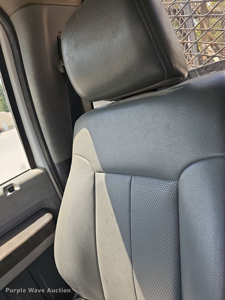 image for item DN8574 2013 Ford F450 Super Duty  utility / service truck