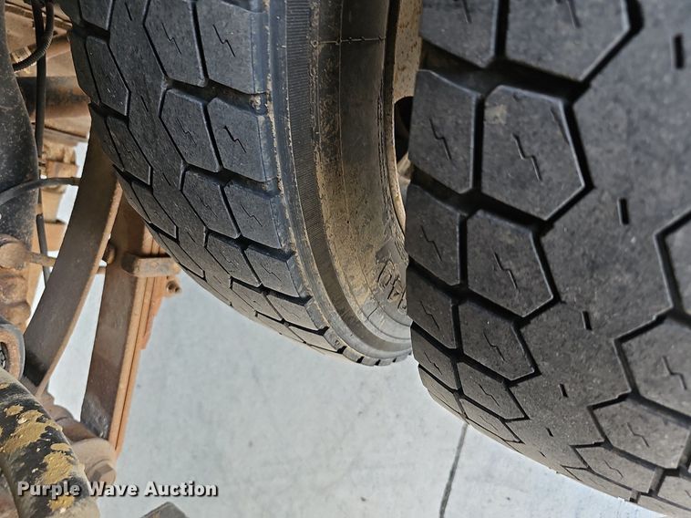 image for item DN8574 2013 Ford F450 Super Duty  utility / service truck