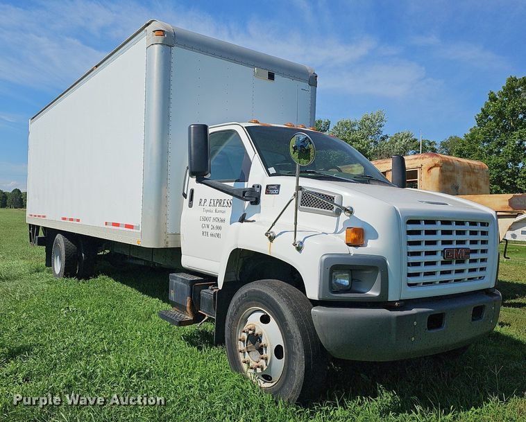 image for item DN8611 2004 GMC C7500  delivery truck