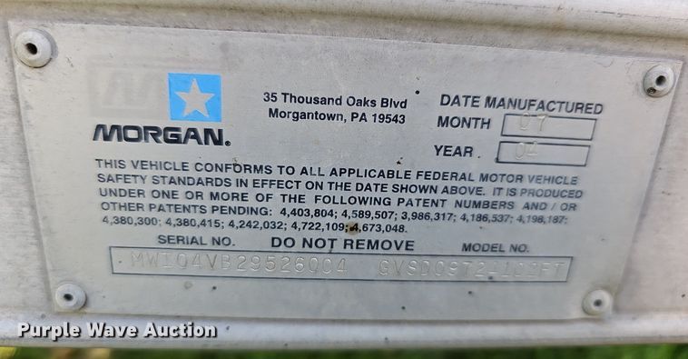 image for item DN8611 2004 GMC C7500  delivery truck