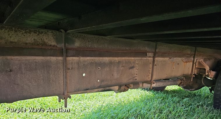 image for item DN8611 2004 GMC C7500  delivery truck