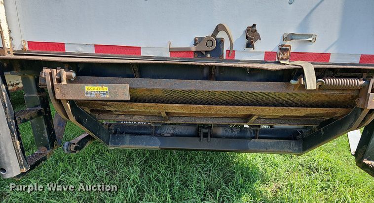 image for item DN8611 2004 GMC C7500  delivery truck