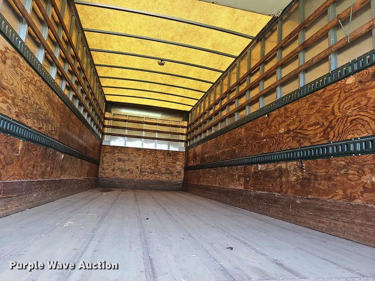 image for item DN8611 2004 GMC C7500  delivery truck