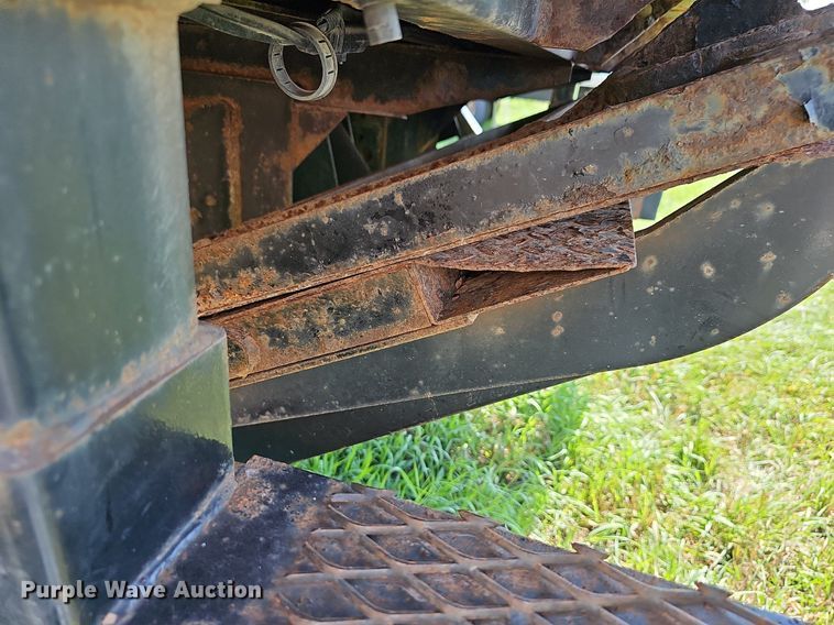 image for item DN8611 2004 GMC C7500  delivery truck