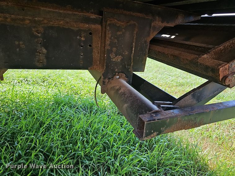 image for item DN8611 2004 GMC C7500  delivery truck