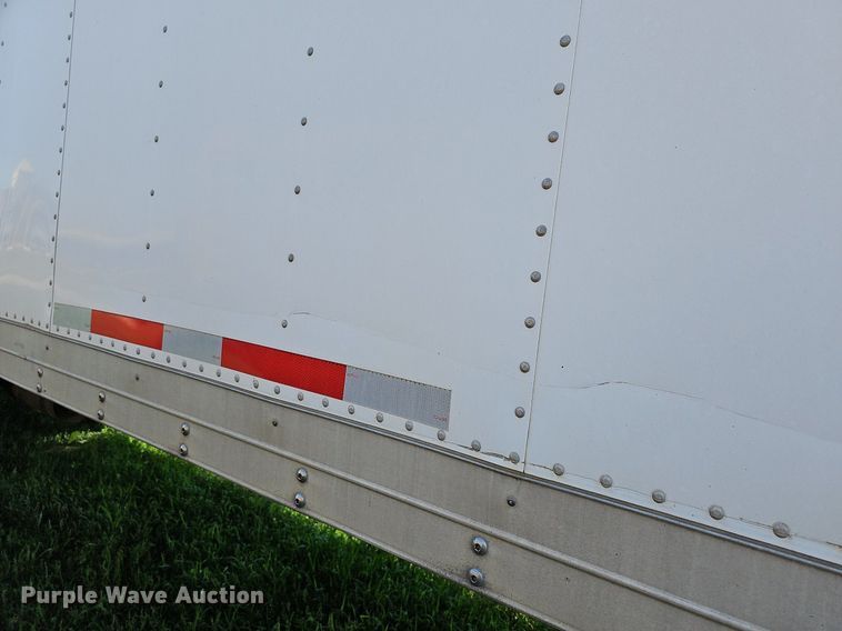 image for item DN8611 2004 GMC C7500  delivery truck