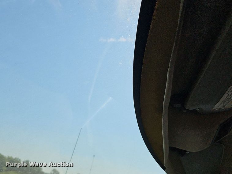 image for item DN8611 2004 GMC C7500  delivery truck