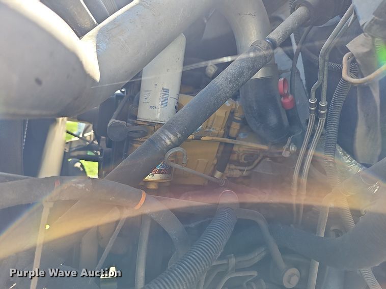 image for item DN8611 2004 GMC C7500  delivery truck