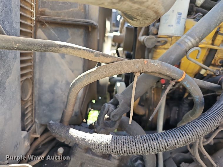 image for item DN8611 2004 GMC C7500  delivery truck