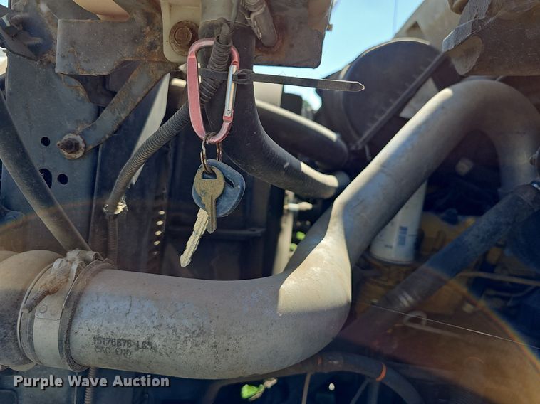 image for item DN8611 2004 GMC C7500  delivery truck